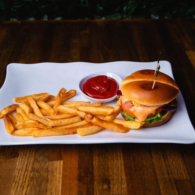 Halal Bisbas Beef Burger.